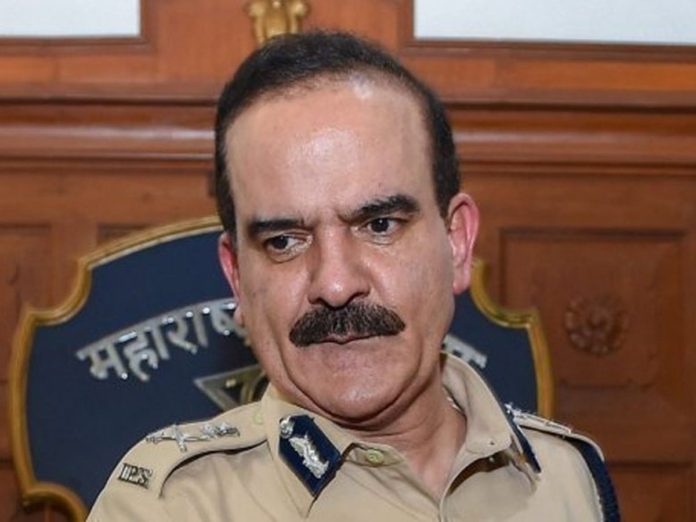 Former Mumbai Police Chief Officer Moves SC Seeking CBI Probe Against Home Minister of Government of Maharashtra, Challenges His Transfer