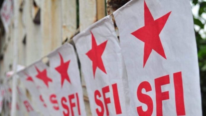 Free Vaccination to all and wave off tax on oxygen concentrate imports.:- SFI to Supreme court