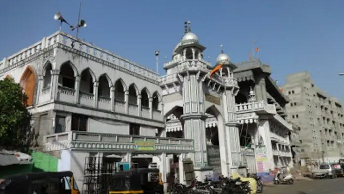 Allahabad HC raises questions on the case of the demolition of the Gareeb Nawaz Masjid